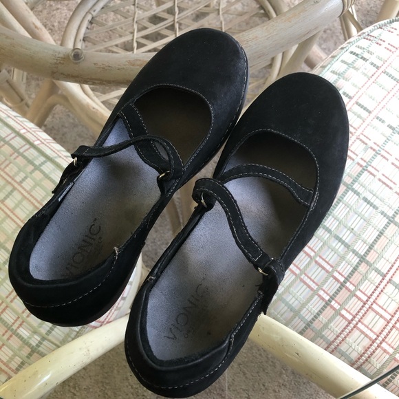 Vionic Shoes - Picture 2 of 9